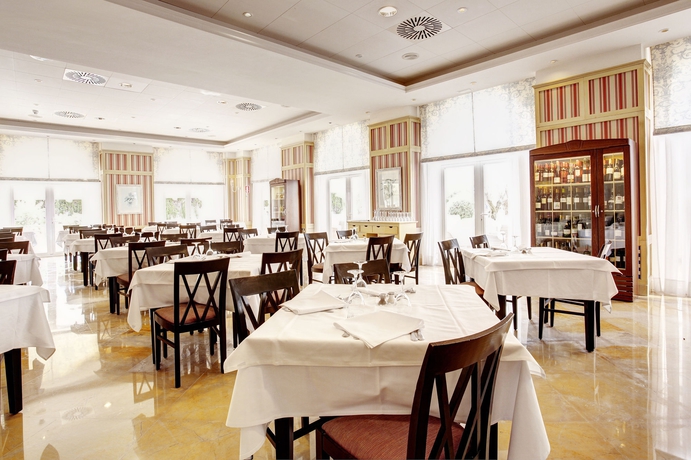 Hotel Grupotel Macarella Suites and Spa