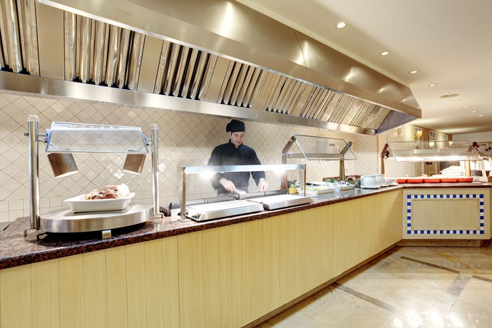 Hotel Grupotel Macarella Suites and Spa