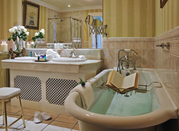 Hotel Hayfield Manor