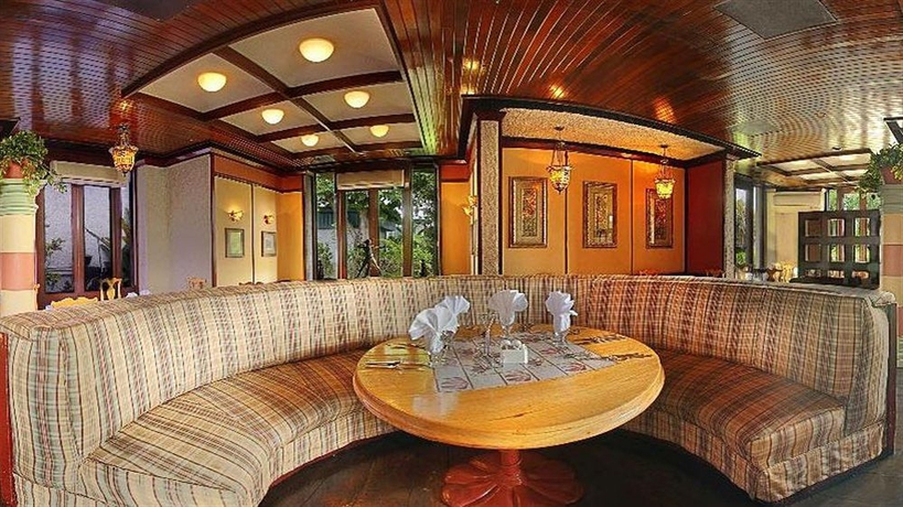 Hotel Hedonism II