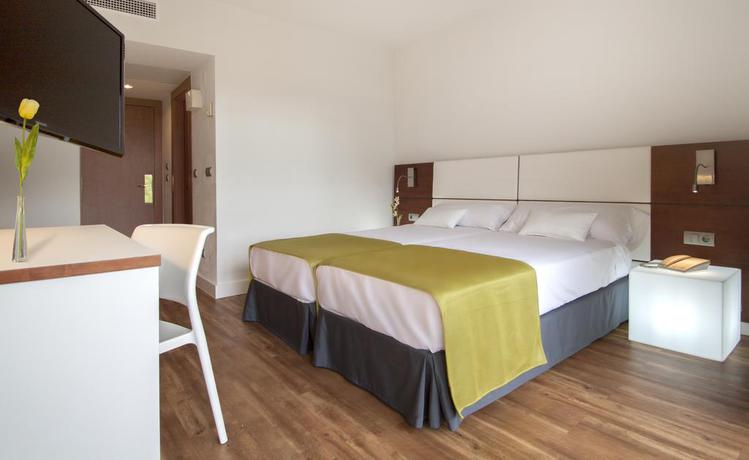 Hotel Hi Cala Blanca