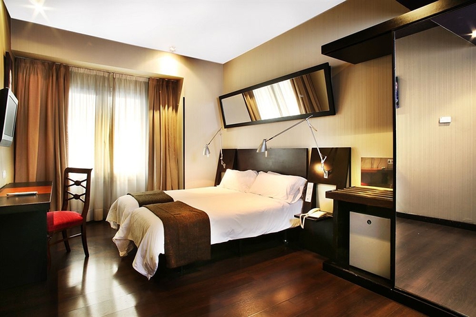 Hotel High Tech Avenida