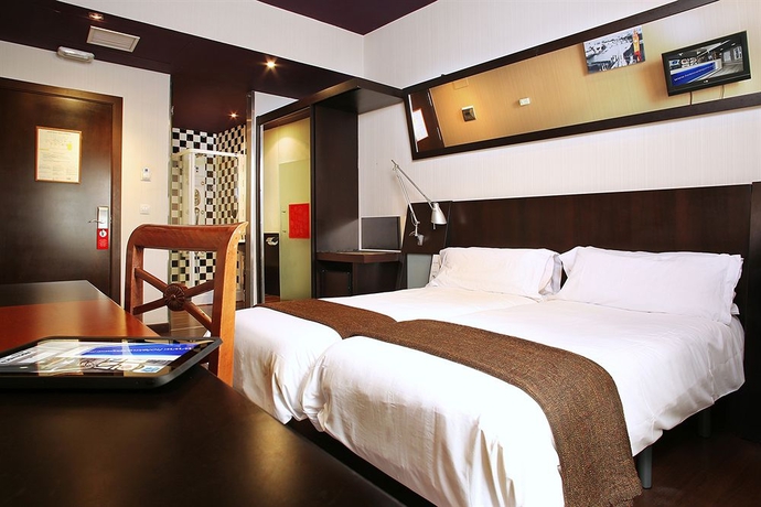 Hotel High Tech Avenida