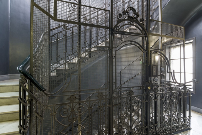 Hotel High Tech Petit Palace Ducal