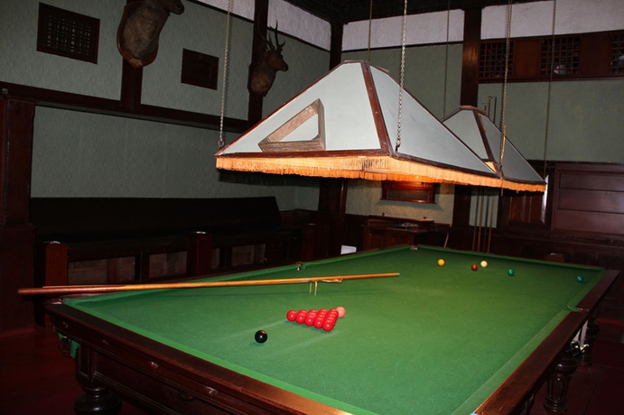 Hotel Hill club