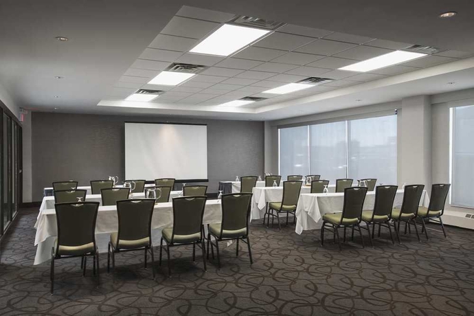 Hotel Hilton Suites Winnipeg Airport