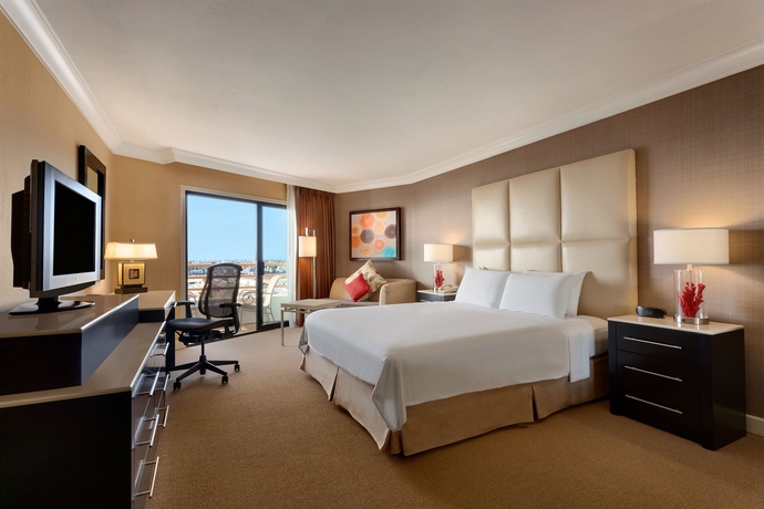 Hotel Hilton Waterfront Beach Resort