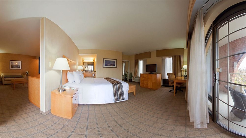 Hotel Holiday Inn & Suites