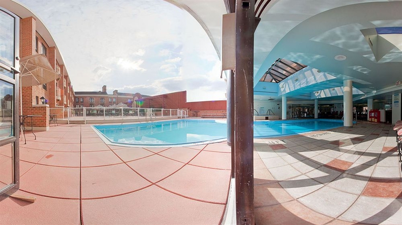 Hotel Holiday Inn & Suites