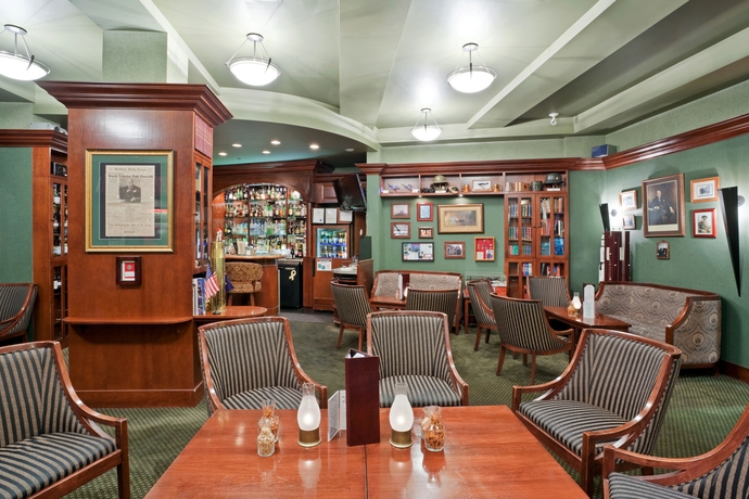 Hotel Holiday Inn & Suites North Vancouver