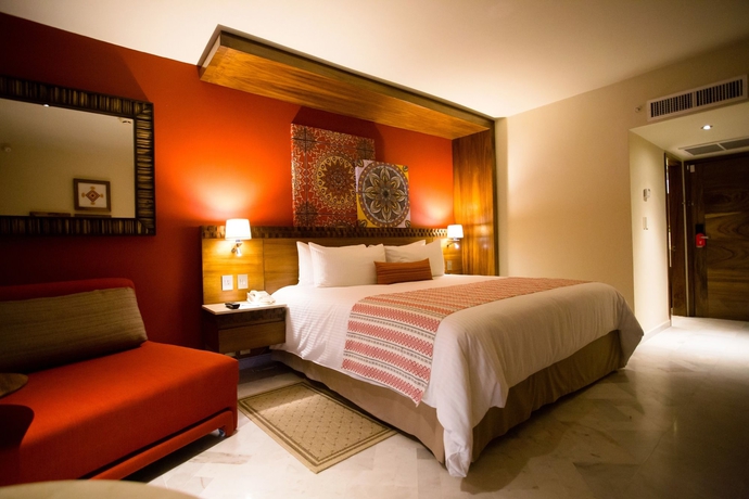 Hotel Holiday Inn Beach Resort Puerto Vallarta