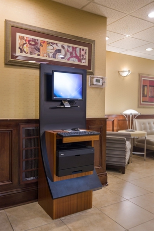 Hotel Holiday Inn Express Washington DC East-Andrews AFB