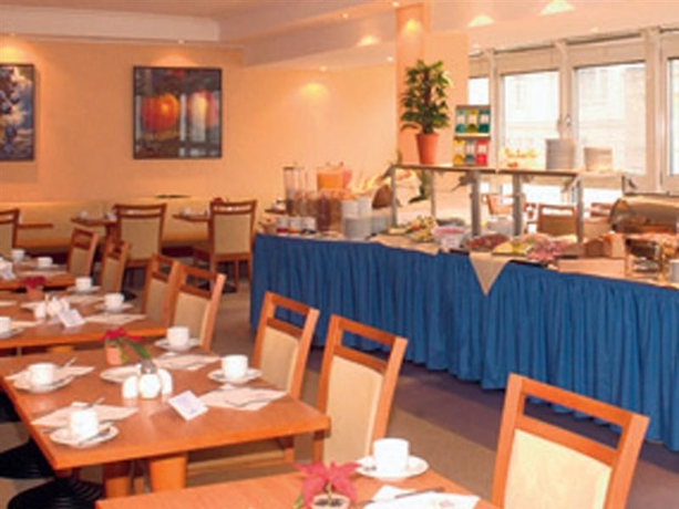 Hotel Holiday Inn Garden Court Berlin