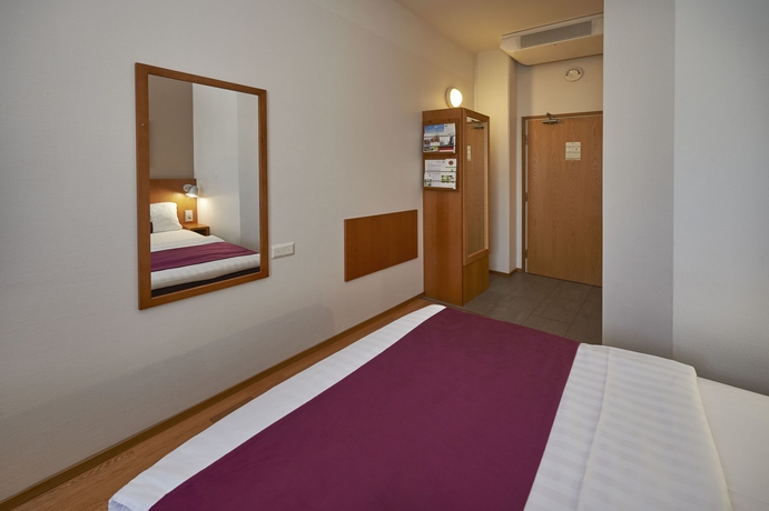 Hotel Holiday Inn Garden Court Helsinki Airport