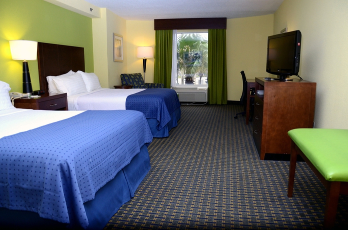Hotel Holiday Inn N Suites