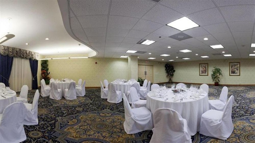 Hotel Holiday Inn N Suites