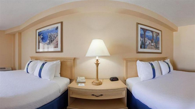 Hotel Holiday Inn N Suites