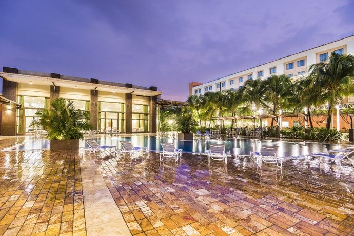 Hotel Holiday Inn Select M