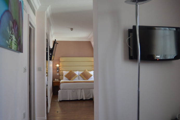 Hotel Holiday Villa