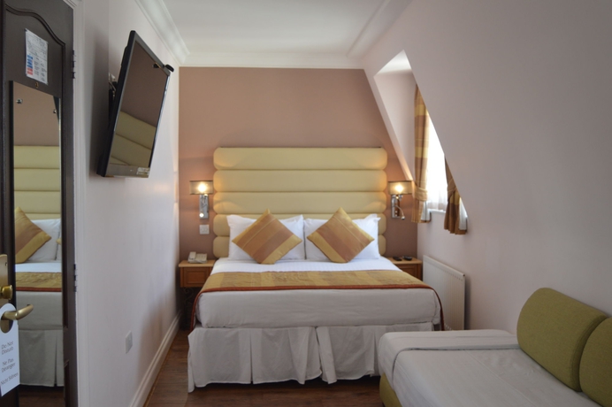 Hotel Holiday Villa
