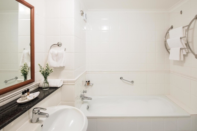 Hotel Hollow On The Square Suites
