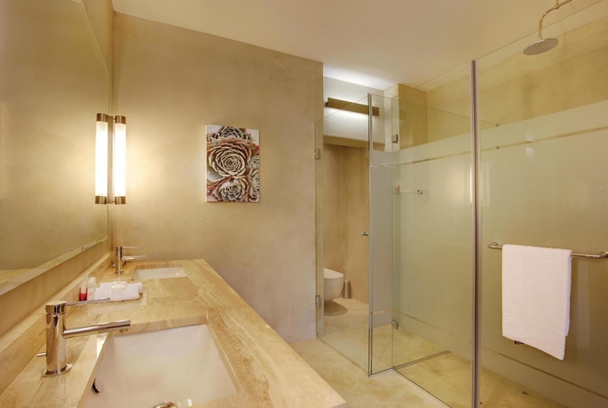 Hotel Hollow On The Square Suites
