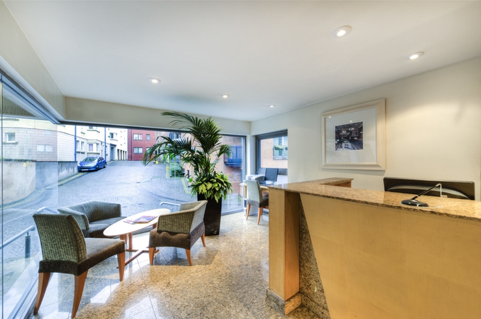 Hotel Holyrood Aparthotel