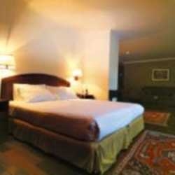 Hotel Howard Johnson Emaus