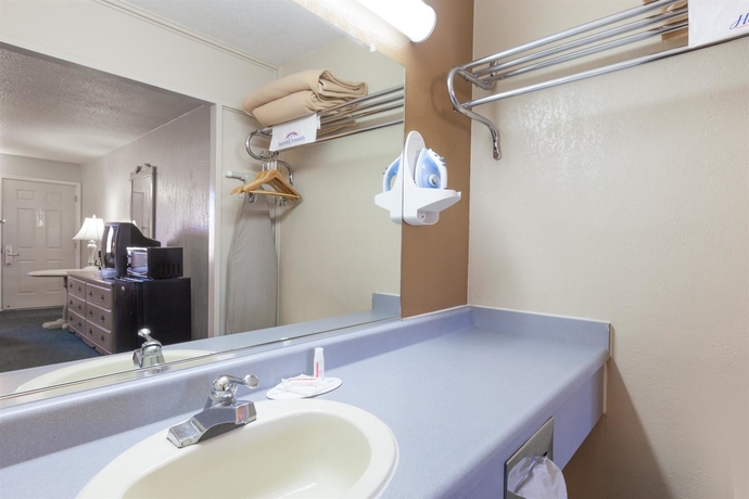 Hotel Howard Johnson Express Bakersf