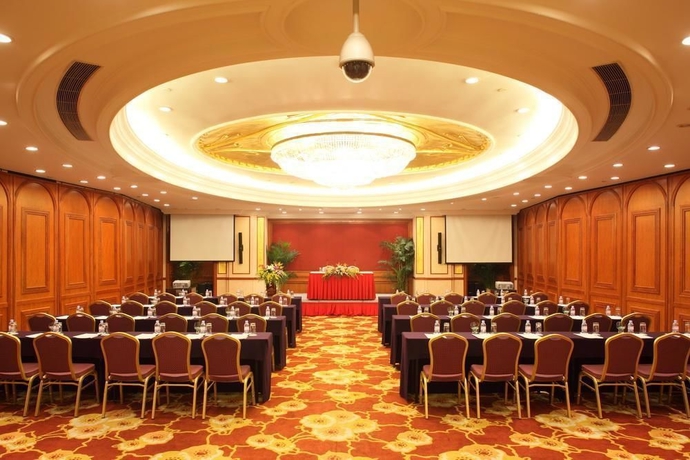 Hotel Howard Johnson Plaza