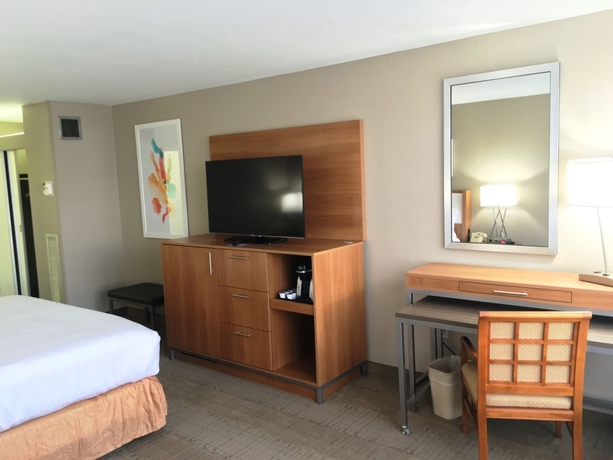 Hotel Howard Johnson Plaza Miami Airport