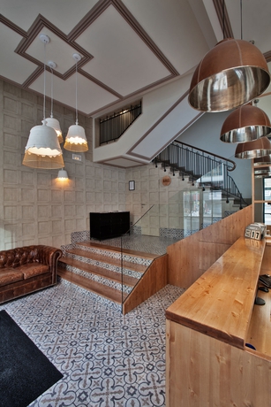 Hotel Husa Avenida