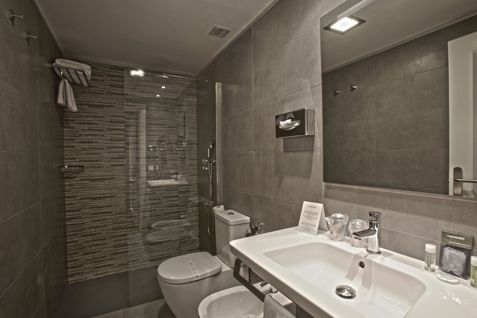 Hotel Husa Avenida