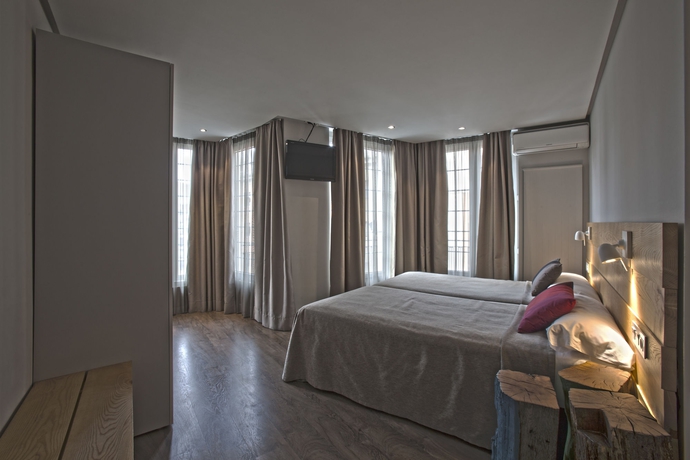 Hotel Husa Avenida
