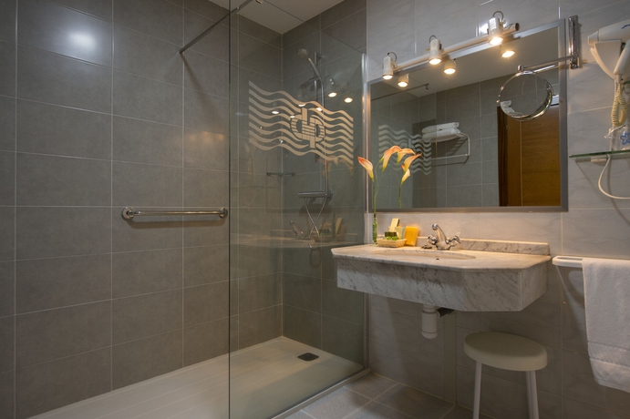 Hotel Husa Galicia Palace