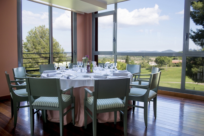 Hotel Husa Masia Bach (antes Barcelo Montserrat)