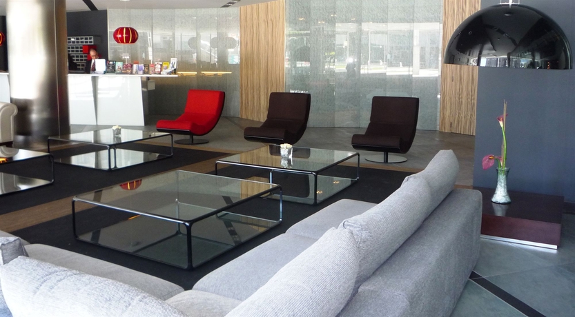 Hotel Husa Mola Park