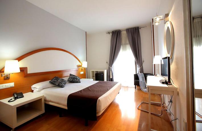 Hotel Husa Via Romana