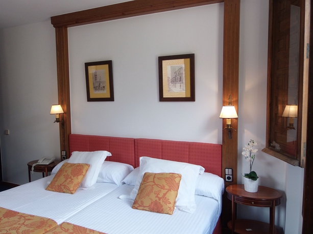 Hotel Husa el Bedel