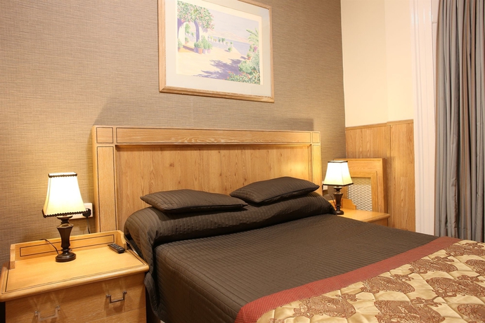 Hotel Huttons