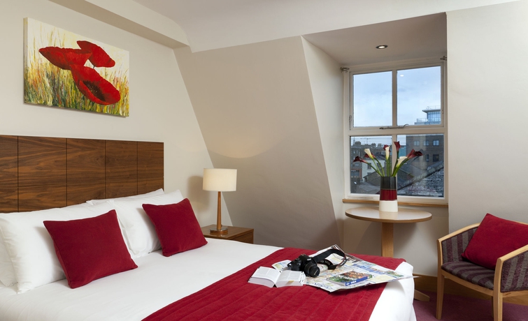 Hotel Isaacs