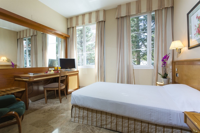 Hotel Jardin De Tres Cantos