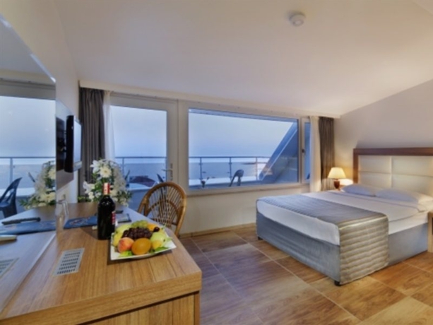 Hotel Justiniano Beach