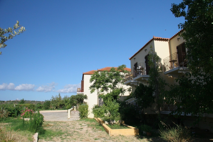 Hotel Karavados Beach