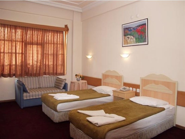 Hotel Karyatit