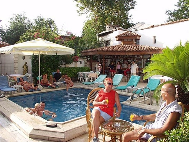 Hotel Karyatit