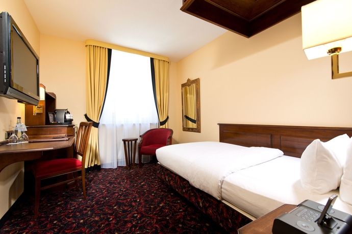 Hotel King's First Class