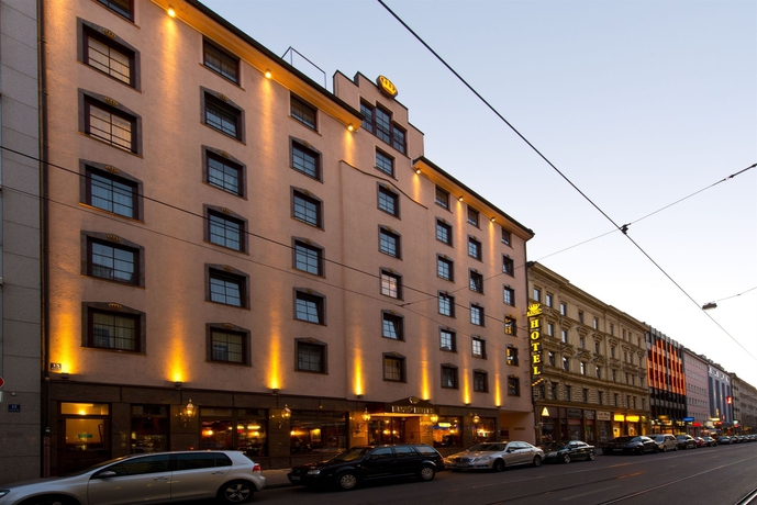 Hotel King's First Class