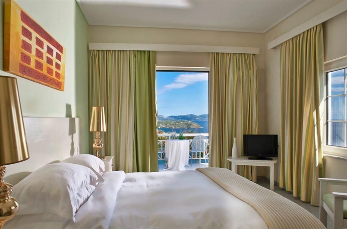 Hotel Kivotos