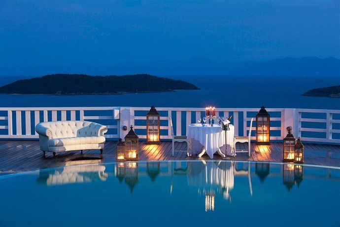 Hotel Kivotos